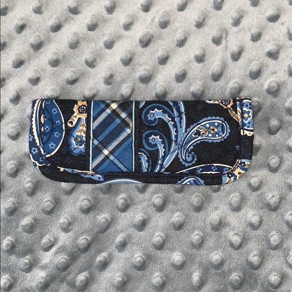 Vera Bradley Handbags - NWOT Vera Bradley Windsor Navy Glasses Case